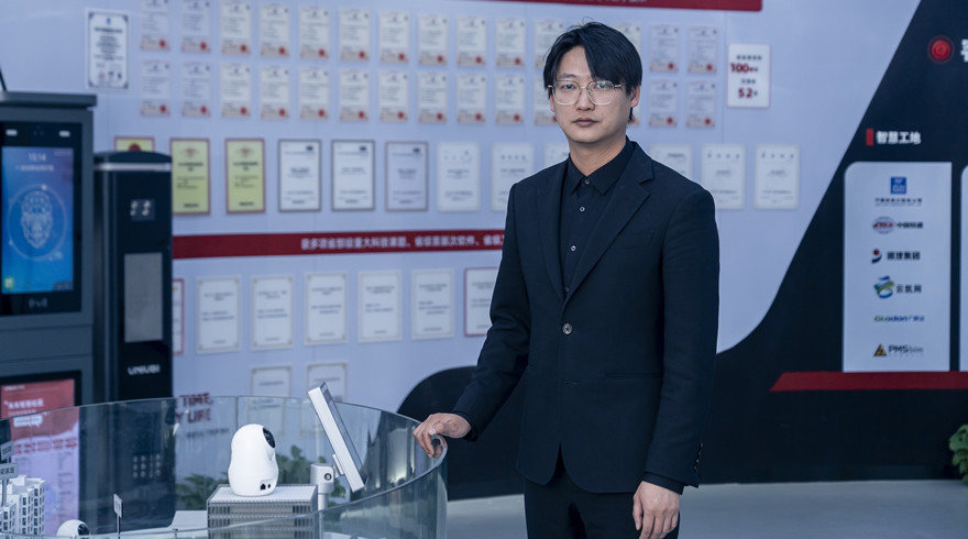 矢志创新发展 建设科技强国②∣郑东：用有思想的技术，创造无处不在的美好